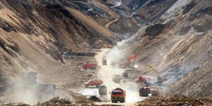 Large-scale mineral resource extraction in the Gyama valley (Phtot: tibet.net)