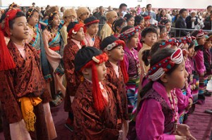 Young Tibetans in traditional dress Madison, Wisconsin Photo: Jeremy Russell OHHDL