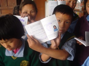 Tibetan children with their new RCs Photo: tcvupdate.wordpress.com