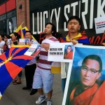Students for a Free Tibet US close the Chinese Consulate in New York Photo: SFT